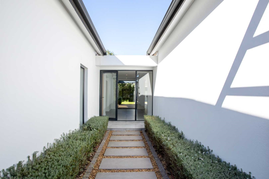 To Let 4 Bedroom Property for Rent in Val De Vie Estate Western Cape